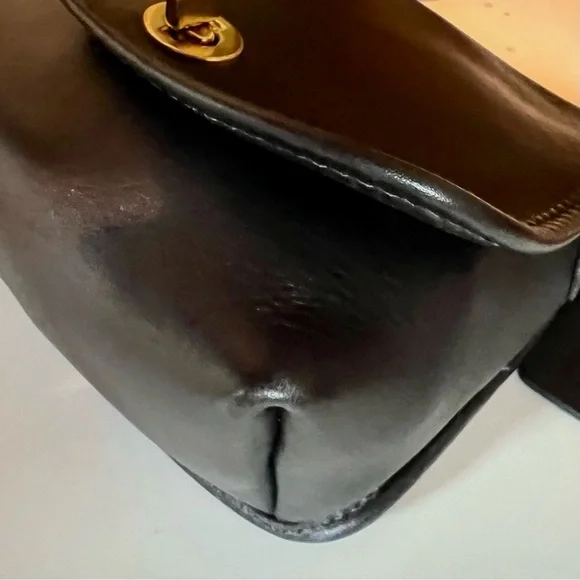 Vintage Coach Black Leather Crossbody Bag - Picture 6 of 10